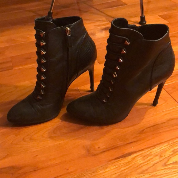 BCBG MaxAzria ‘Bari’ booties - Picture 2 of 7